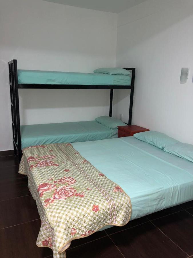 Iguazu apart hostel Puerto Iguazú Kültér fotó